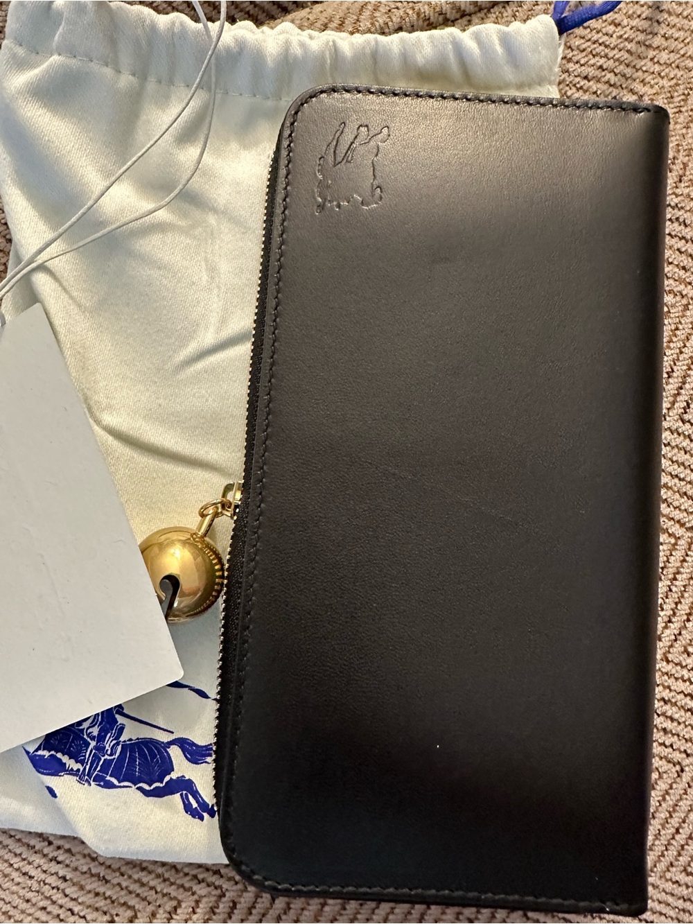 Authentic Burberry ladies 100% Leather Zip Wallet Organizer - Black